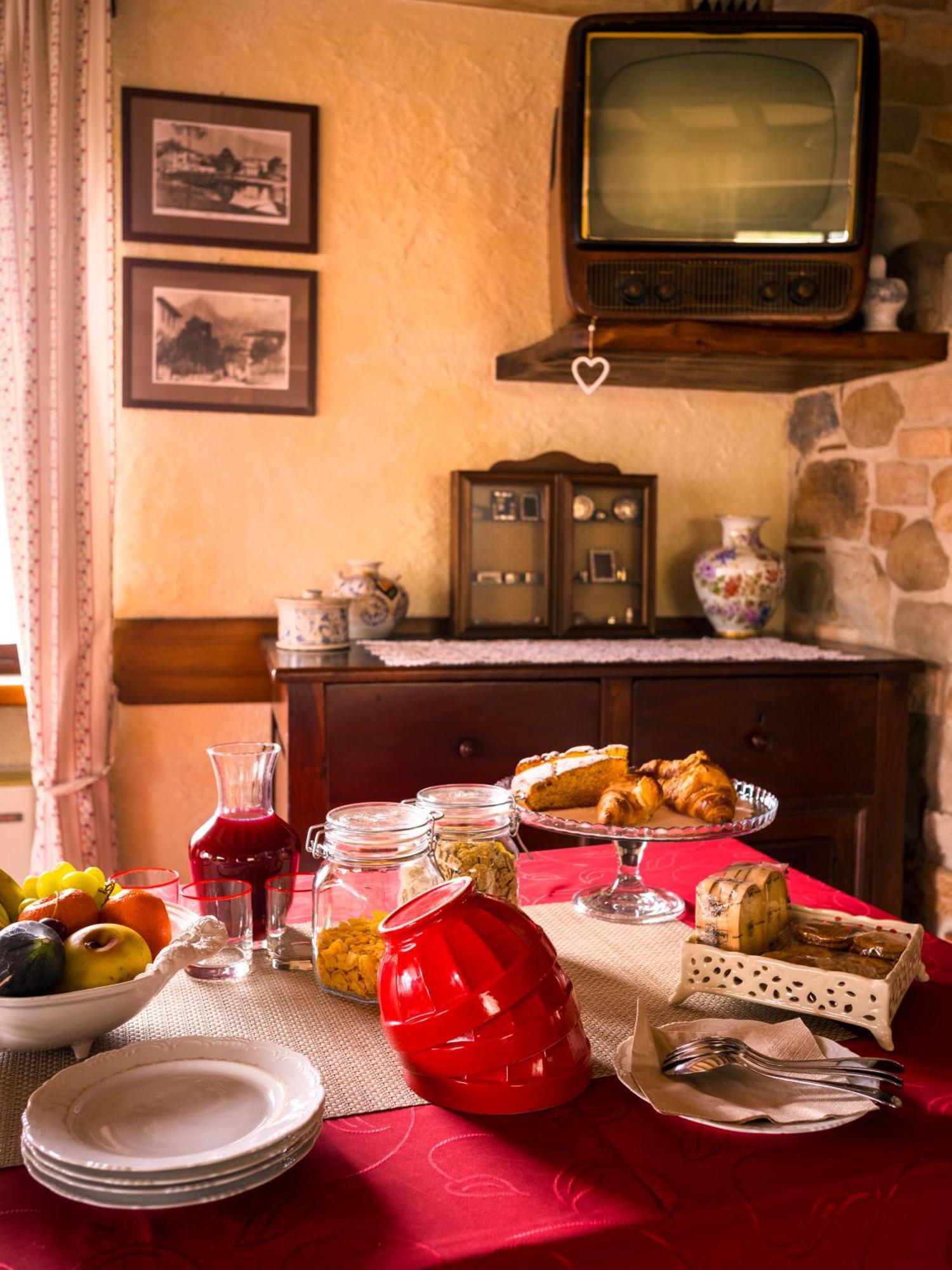 B&B La Vittoria Crone ภายนอก รูปภาพ